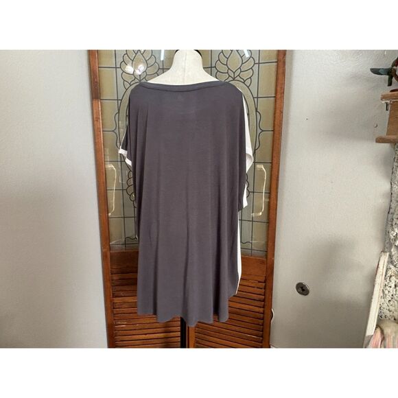 Disney Parks Disney Resort Minnie Mouse And Castle Cap Sleeve Shirt Plus Size 3X - Picture 3 of 12